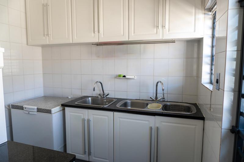 6 Bedroom Property for Sale in Plattekloof Western Cape
